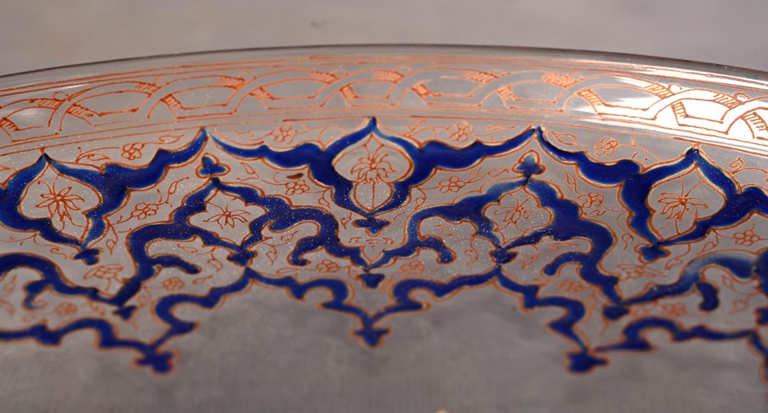 BROCARD Philippe-Joseph (dans le goût de) — Coupe sur pied en verre soufflé émaillé et doré à décor perso-islamique-5