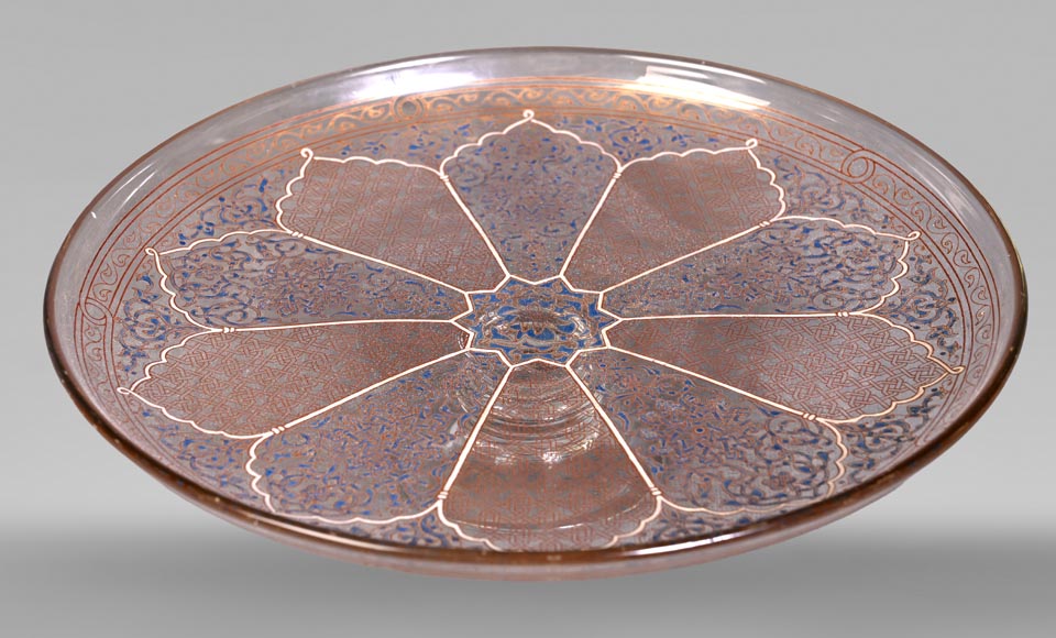 BROCARD Philippe-Joseph (dans le goût de) — Assiette en verre soufflé émaillé et doré à décor perso-islamique-1