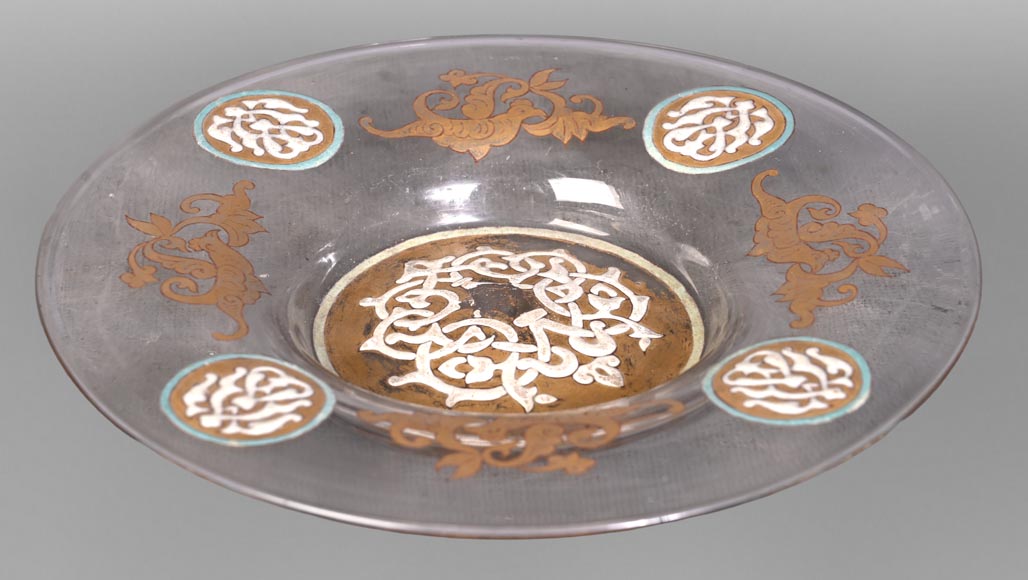 GIBOIN Nicolas-Jean Alphonse — Assiette en verre soufflé émaillé et doré à décor hispano-mauresque-0