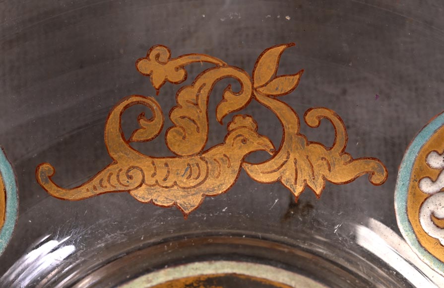 GIBOIN Nicolas-Jean Alphonse — Assiette en verre soufflé émaillé et doré à décor hispano-mauresque-4