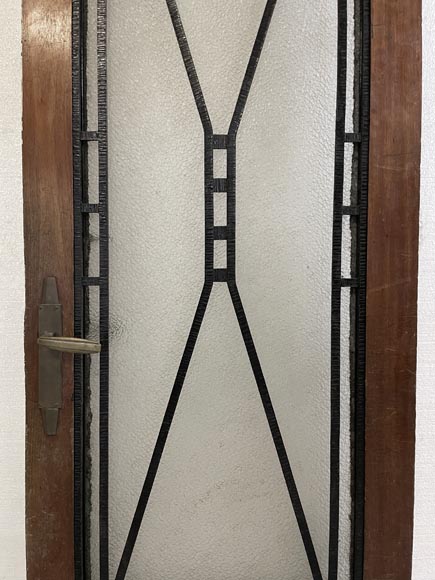 Porte intérieure Art Déco en bois et ferronnerie, à décor géométrique et vitrage granité Porte intérieure Art Déco en bois et ferronnerie, à décor géométrique et vitrage granité-4