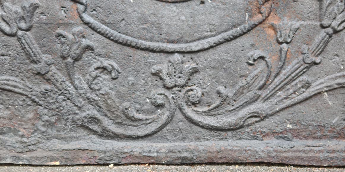 Plaque de cheminée aux armoiries géométriques-8