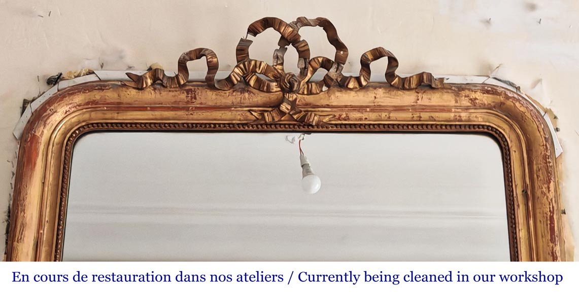 Trumeau doré de style Louis XVI au ruban noué-1