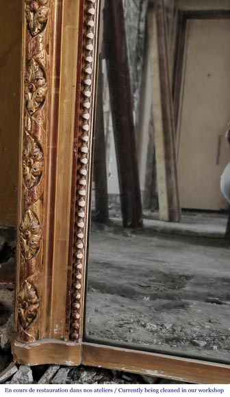 Trumeau doré de style Louis XVI à décor de frise-4