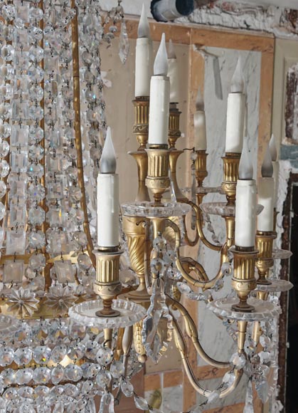 Lustre en bronze doré décoré de cristaux-3