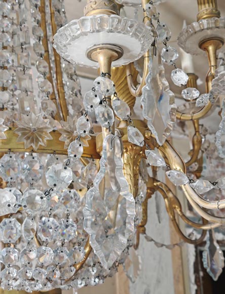 Lustre en bronze doré décoré de cristaux-4