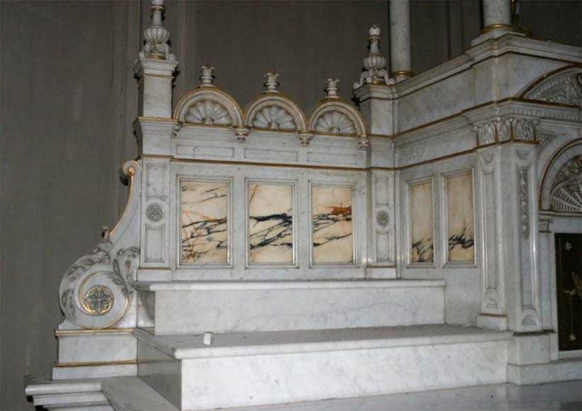 Church altar from the 19th century_fr