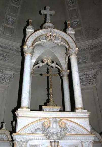 Church altar from the 19th century_fr