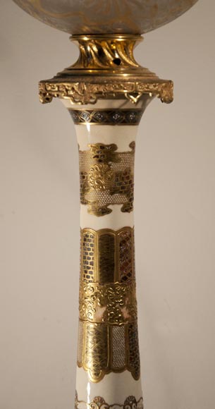 Superbe vase en faïence de Satzuma à personnages monté en lampe avec des bronzes attribués à Ferdinand Barbedienne-5