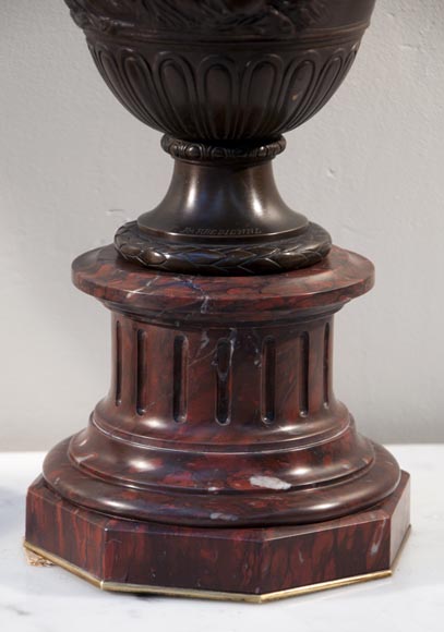 Ferdinand BARBEDIENNE - Paire de lampes Néo-Classiques en bronze à patine brune d'après un modèle de Clodion-8