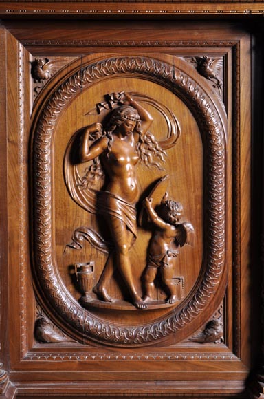 Egisto GAJANI - Très beau meuble bas de style Néo-Renaissance en noyer sculpté daté de 1876-2