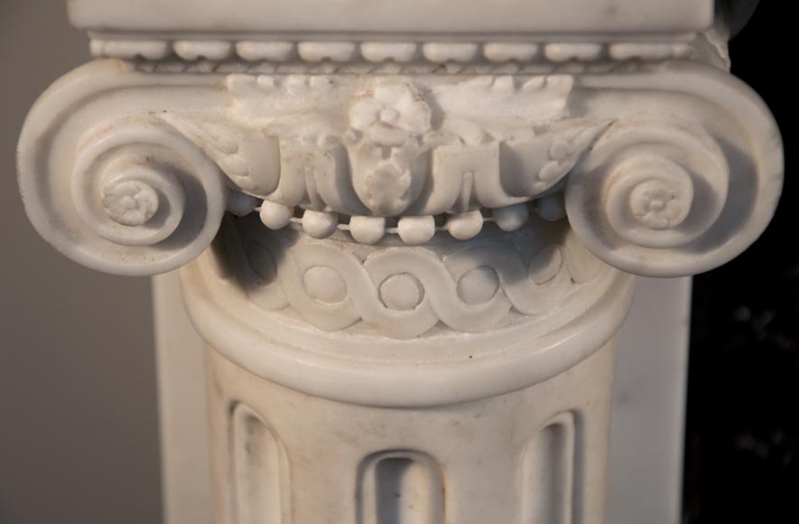 Exceptionnelle cheminée ancienne de style Louis XVI à colonnes détachées en marbre statuaire de Carrare-5