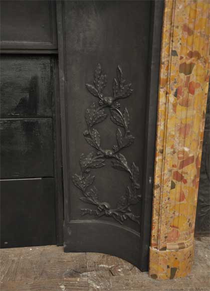 Cheminée ancienne de style Louis XVI en marbre Brèche de Saint-Antonin-6