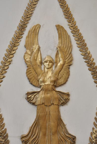 Double porte ancienne en chêne peint et doré à décor de Victoires Ailées et de miroirs-2