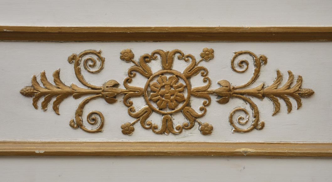 Double porte ancienne en chêne peint et doré à décor de Victoires Ailées et de miroirs-7