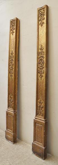 Paire de pilastres en chêne doré du XVIIIè siècle-1