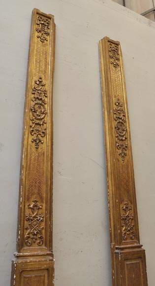 Paire de pilastres en chêne doré du XVIIIè siècle-2