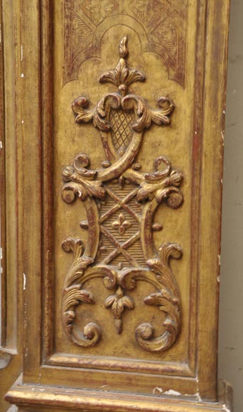 Paire de pilastres en chêne doré du XVIIIè siècle-11