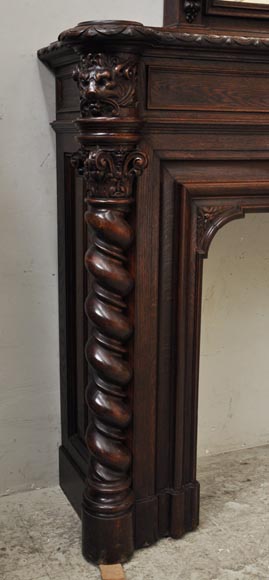 Grande cheminée en chêne de style Louis XIII avec trumeau à miroir-12