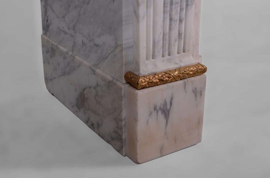 Belle cheminée de style Louis XVI en marbre Paonazzo Gris et ornements de bronze doré-6