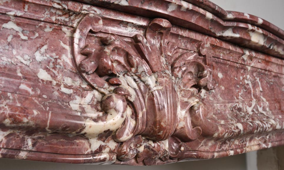 Cheminée de style Louis XV décoré d'une palmette, sculptée dans du marbre fleur de pêcher Cheminée de style Louis XV décoré d'une palmette, sculptée dans du marbre fleur de pêcher-2