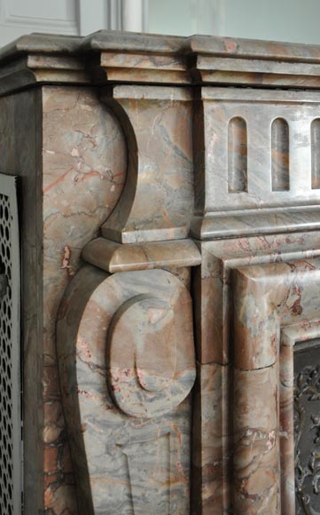 Belle cheminée ancienne de style Louis XIV à acrotère en marbre Sarrancolin Fantastico-3
