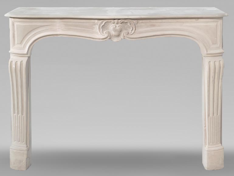 Cheminée de style Louis XV en pierre-0