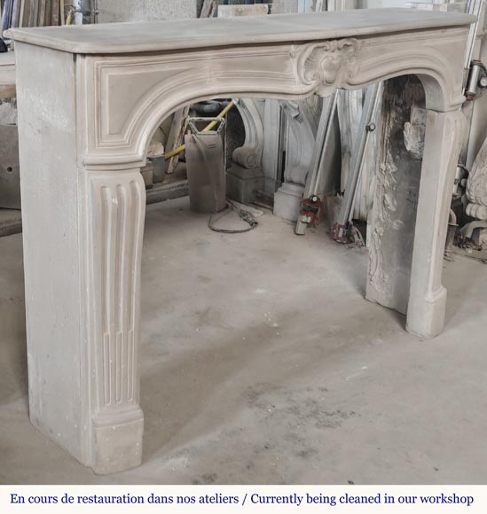 Cheminée de style Louis XV en pierre-3
