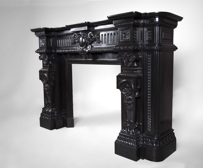 Rare cheminée ancienne de style Napoléon III en marbre Noir Fin de Belgique richement décorée-8