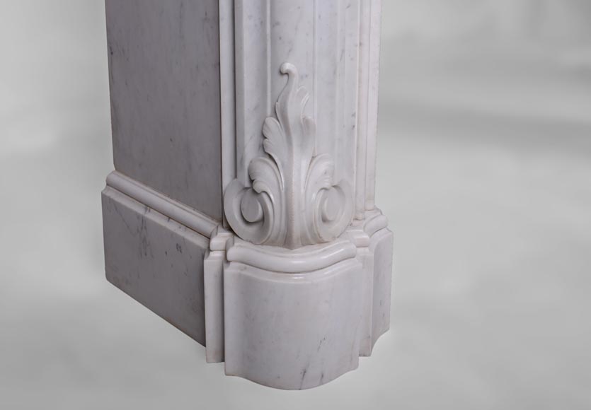 Belle cheminée de style Louis XV opulente en marbre Blanc de Carrare-6