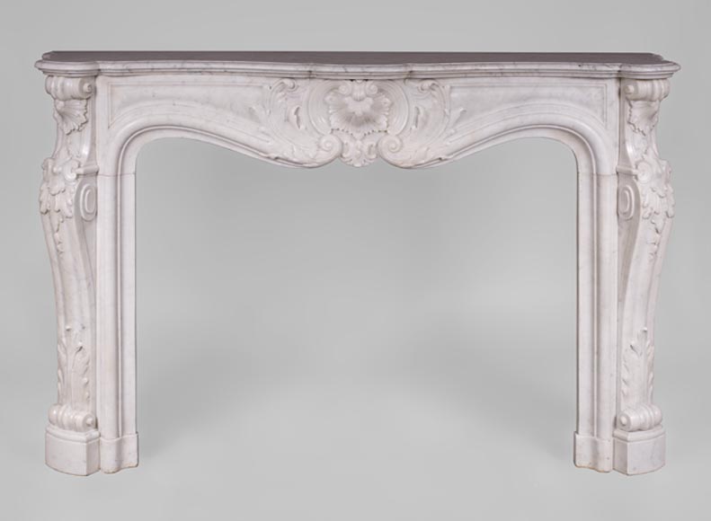 Belle cheminée ancienne de style Louis XV à décor riche en marbre Blanc de Carrare-0