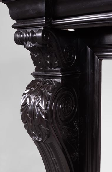 Belle cheminée ancienne de style Napoléon III à enroulements et feuilles d'acanthe en marbre Noir Fin de Belgique-4