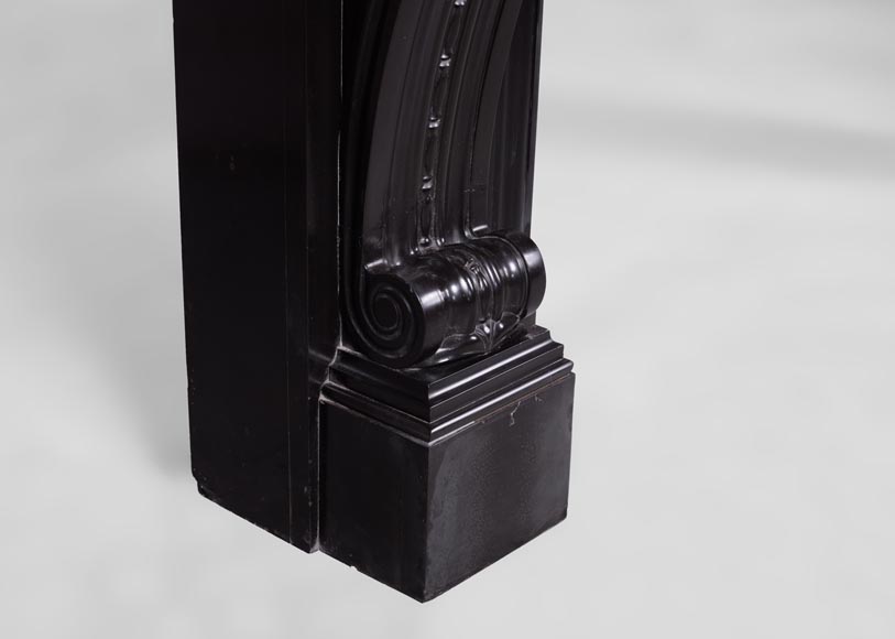 Belle cheminée ancienne de style Napoléon III à enroulements et feuilles d'acanthe en marbre Noir Fin de Belgique-5