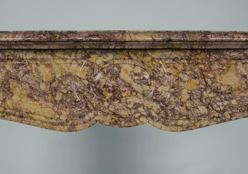 Cheminée ancienne de style Louis XV, modèle Pompadour, en marbre Brocatelle jaune-1
