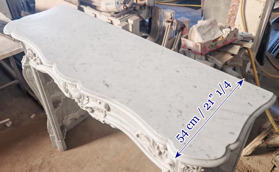 Cheminée de style Louis XV en marbre de Carrare richement décorée Cheminée de style Louis XV en marbre de Carrare richement décorée-14