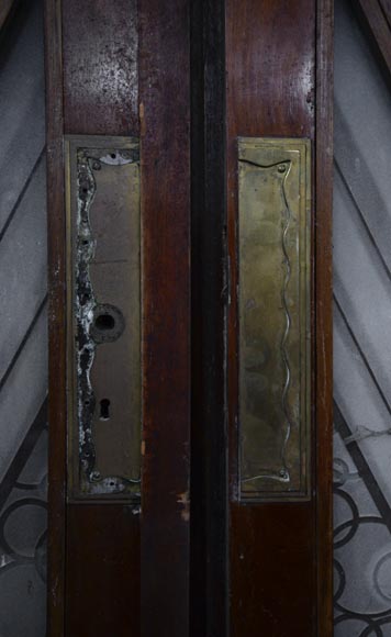 Belle grande double porte ancienne de style Art déco en bois et verre gravé au décor de losanges -4