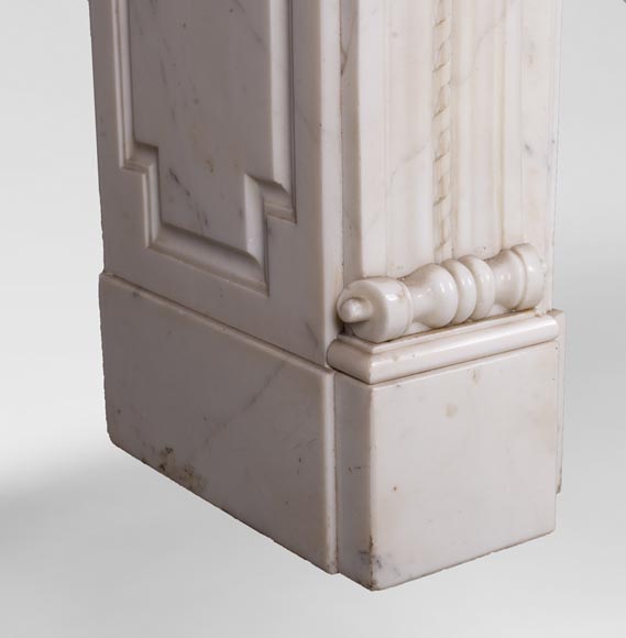 Cheminée ancienne de style Louis XVI, en marbre de Carrare, au carquois-6