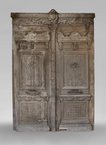 Importante porte cochère en chêne sculpté de style Napoléon III-0