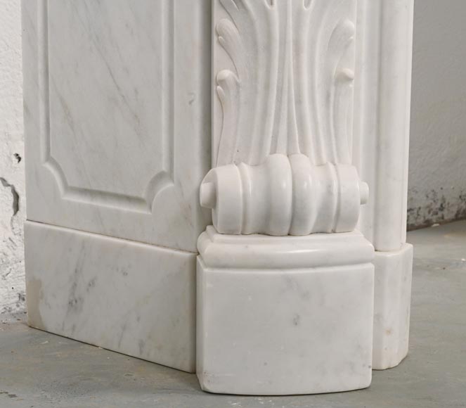 Cheminée de style Louis XV en marbre de Carrare au décor de palmettes-4