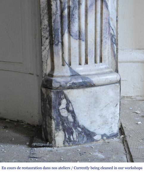 Cheminée ancienne de style Louis XV, en marbre Brèche Violette-9