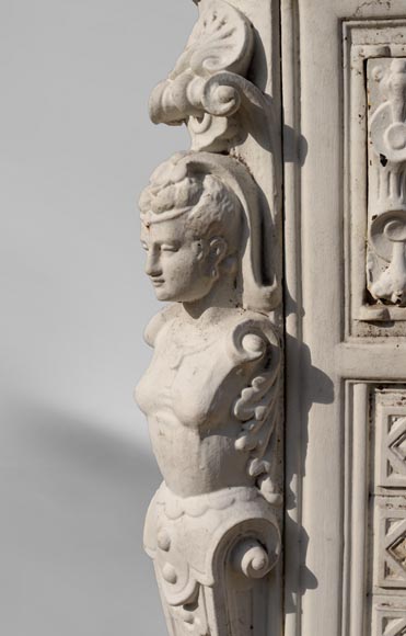 Poêle ancien de style Napoléon III, en fonte, à décor de cariatides-3