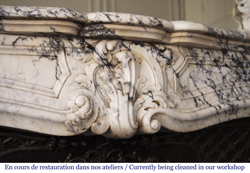 Cheminée ancienne de style Louis XV en marbre Brèche de Serravezza-2