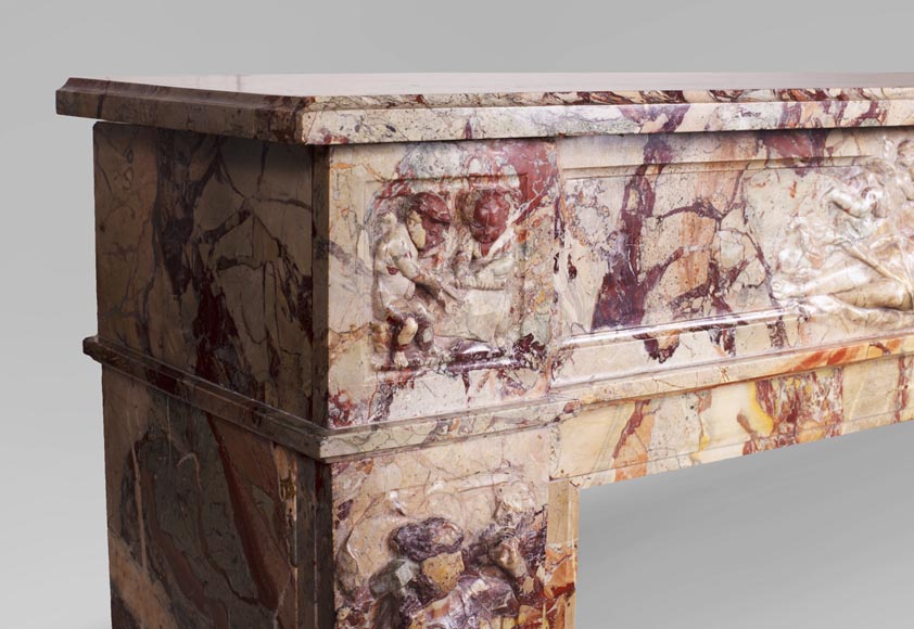 Cheminée ancienne de style néo-classique, en marbre Sarrancolin richement sculpté sur le thème des arts-5