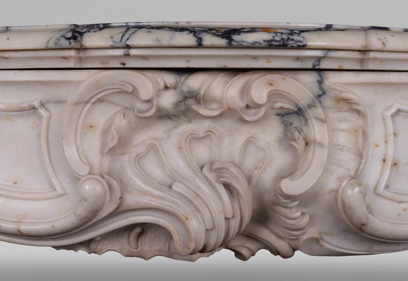 Cheminée ancienne de style Louis XV baroque en marbre Paonazzo-1