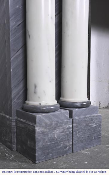 Cheminée de style Empire en marbre bleu turquin à colonnes en marbre statuaire-7
