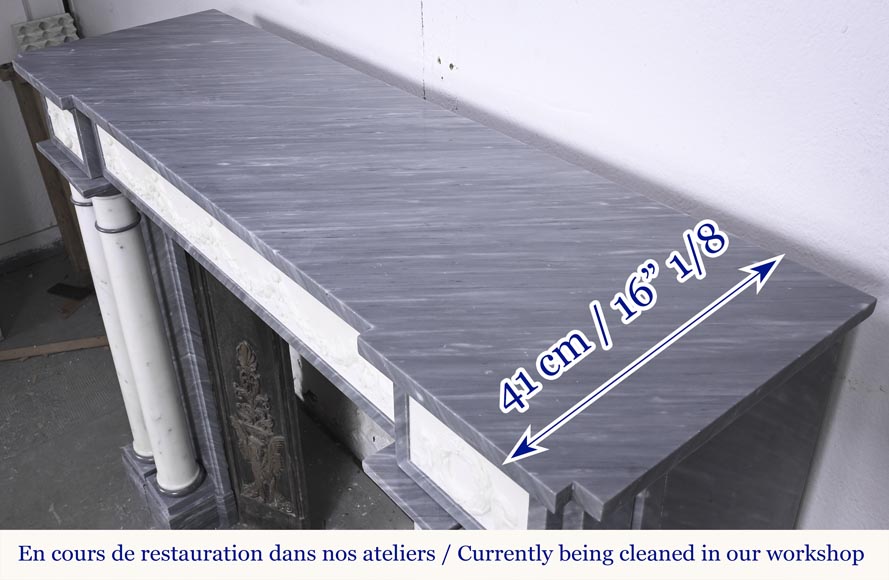 Cheminée de style Empire en marbre bleu turquin à colonnes en marbre statuaire-12