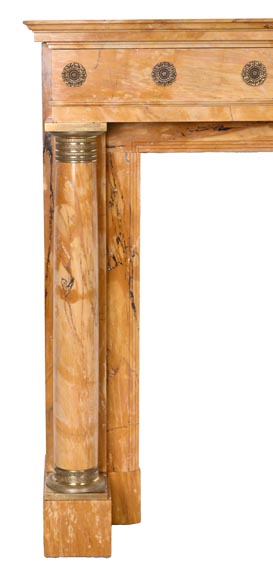 Cheminée de style Empire en marbre Jaune de Sienne à colonnes et rosaces en bronze doré-3