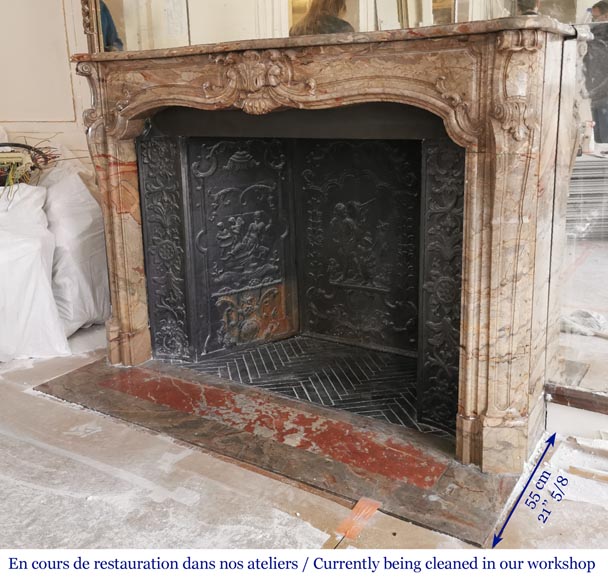 Cheminée ancienne de style Louis XV richement ornée en marbre Sarrancolin-6
