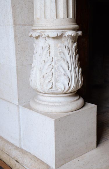 Cheminée en pierre monumentale de style Néo-Renaissance, aux armes du comte de Horn, vers 1905-6