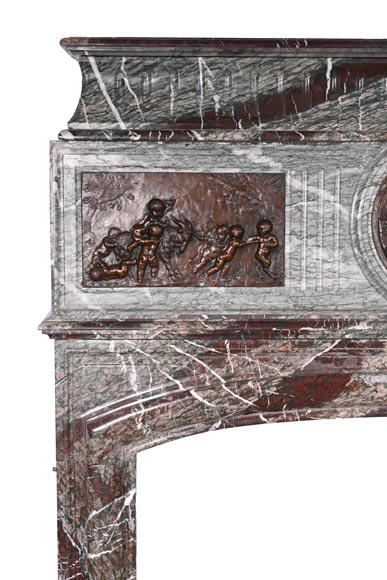Cheminée en marbre Campan de style Louis XIV, bronzes (d’après CLODION)-3